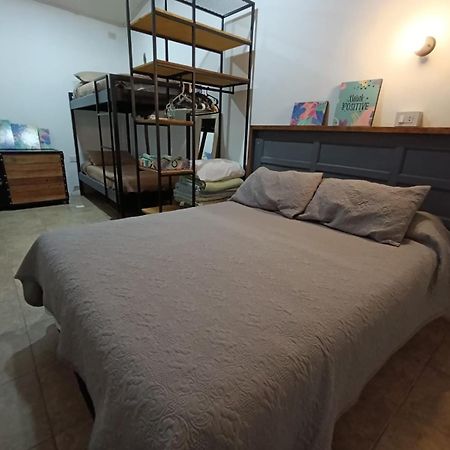 קוריאנטס Espacio Minga, Casa Quinta En La Ciudad, Hasta 8 Personas מראה חיצוני תמונה